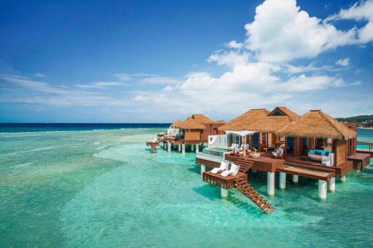 10 Stunning Overwater Bungalows Near The USA (2024)